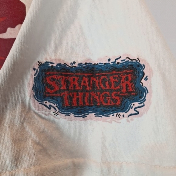 Stranger Things Graphic T-Shirt Netflix Size LG - Picture 4 of 5